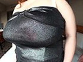 独占！ 素人初撮り！ 顔の2倍は絶対ある！ とてつもない超乳の人妻！ Qカップ なつこ 29才 154センチ　サンプル画像02